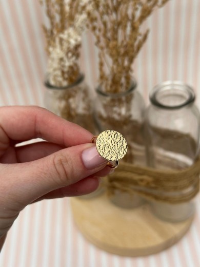 Bague dorée martelée