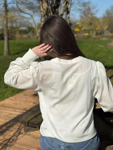 Chemisier blanc col v