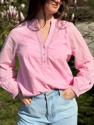 Blouse col rose pâle