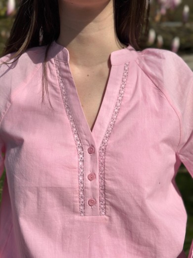 Blouse col rose pâle